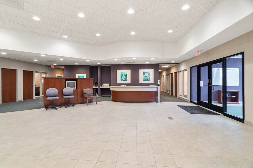 More Photos Of 3139 Voyager Dr, Green Bay Bank For Sale