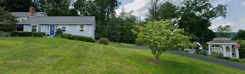 More Photos Of 16 Crestview Dr, Schuylkill Haven Multifamily For Lease