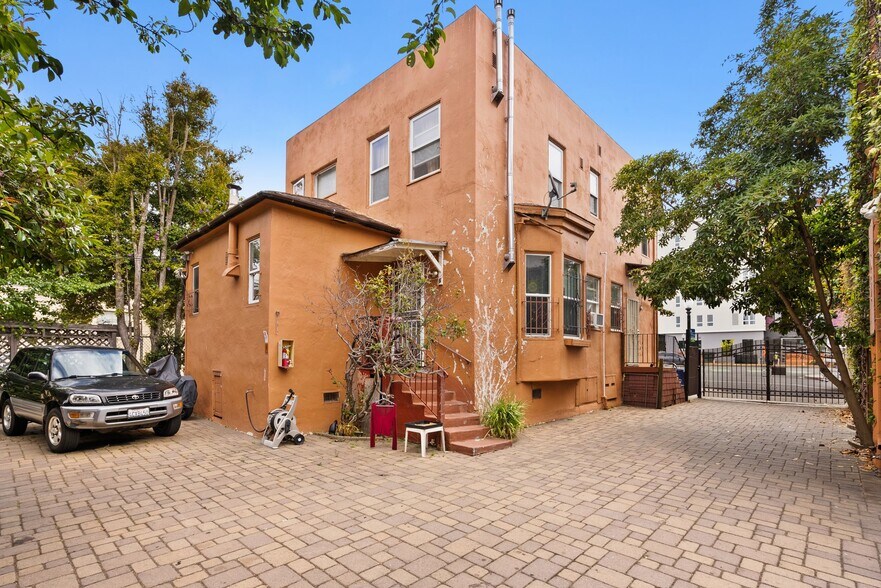 More Photos Of 2930-2932 Adeline St, Berkeley Apartments For Sale