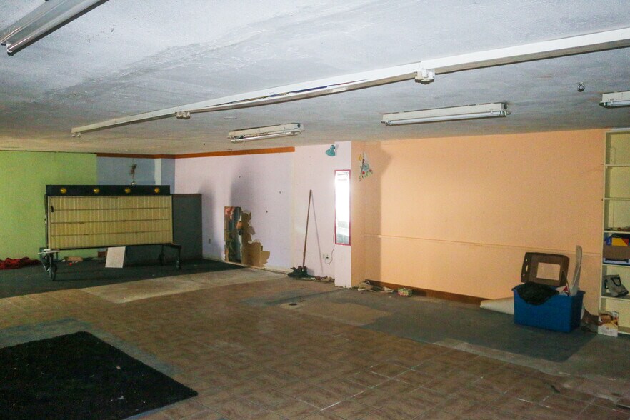 More Photos Of 144 N Redwood Hwy, Cave Junction Storefront Retail Office For Sale