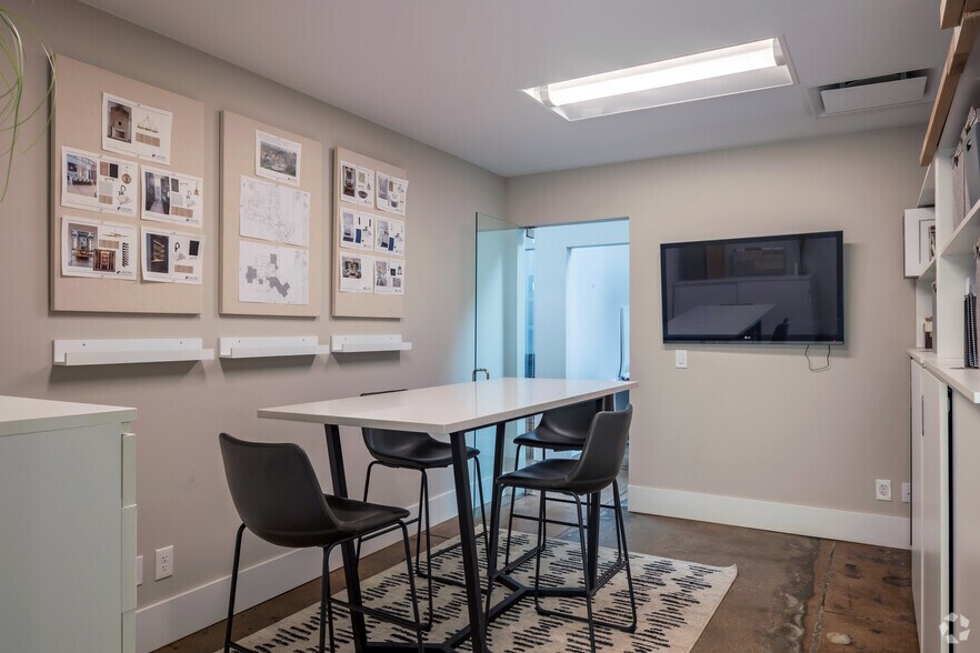 More Photos Of 1361 S Broadway, Denver Storefront Retail Office For Lease
