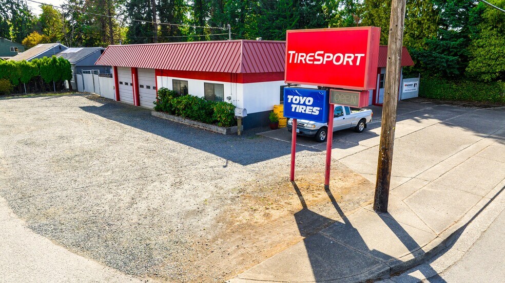 More Photos Of 5047 Main St, Springfield Auto Repair For Sale