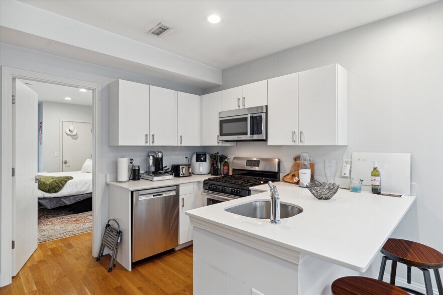 More Photos Of 75-77 F St, Boston Apartments For Sale