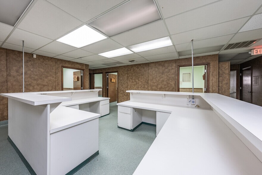 More Photos Of 927 O St, Firebaugh Healthcare For Sale
