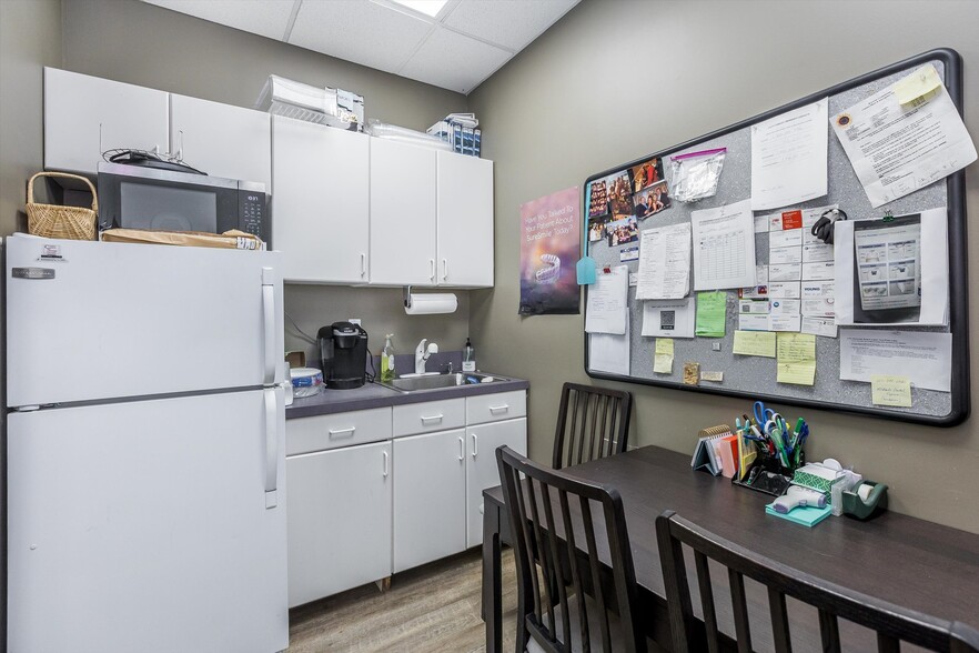 More Photos Of 504 Hamburg Tpke, Wayne Medical For Sale