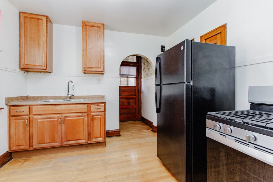 More Photos Of 2903 N Linder Ave, Chicago Apartments For Sale