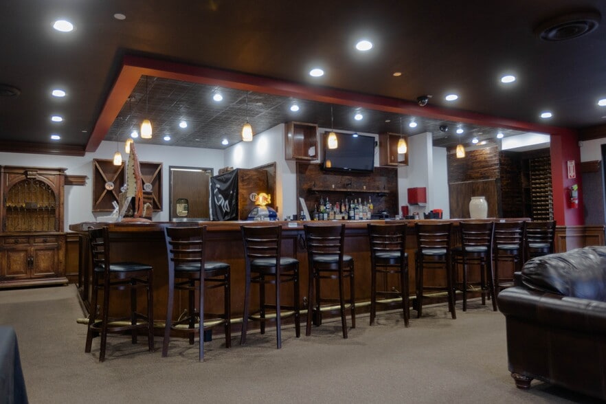 More Photos Of 6263 State Highway 66, Tulsa Restaurant For Sale