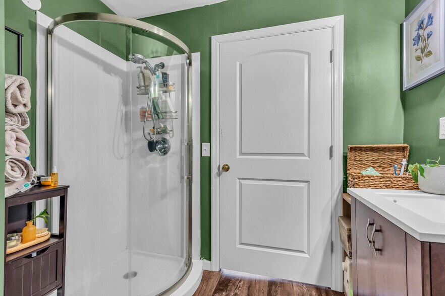 More Photos Of 59 N Main St, Manahawkin Freestanding For Sale