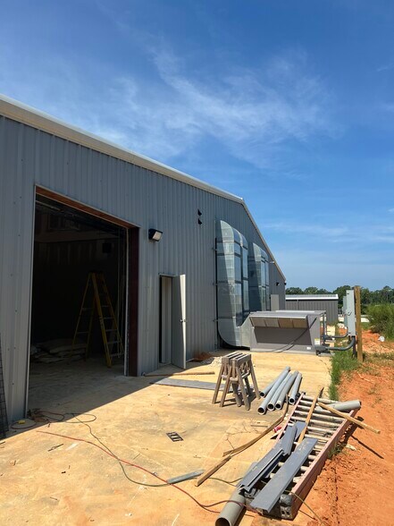 More Photos Of 18375 State Highway 104, Robertsdale General Retail For Sale