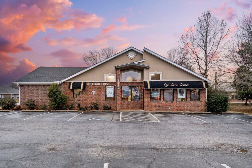 More Photos Of 1412 Se 14th St, Bentonville Medical For Lease