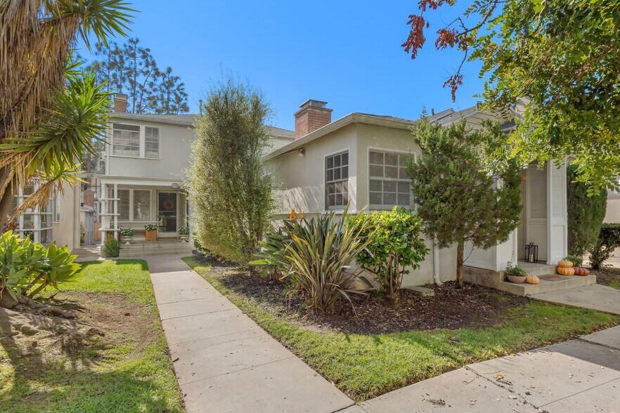 Primary Photo Of 10370 Ashton Ave, Los Angeles Apartments For Sale