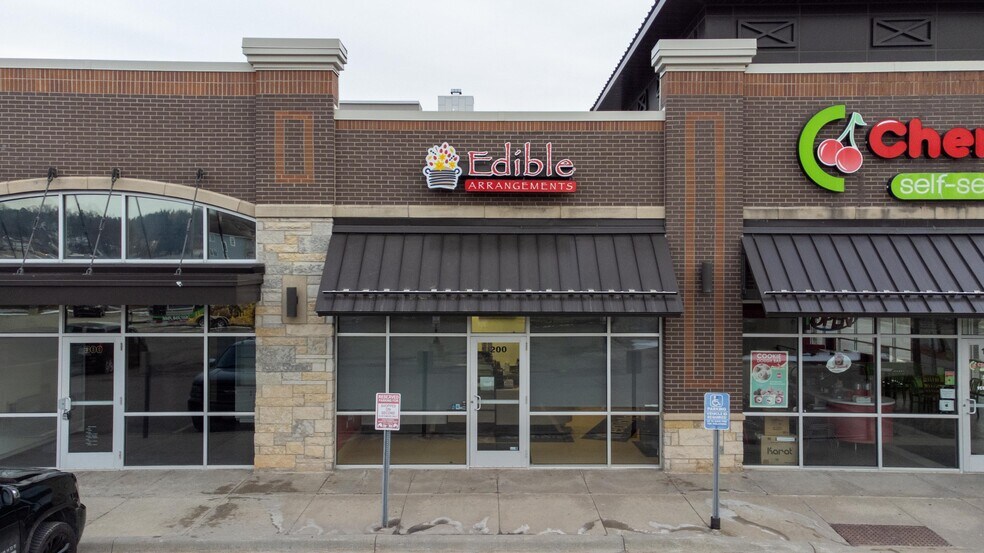 More Photos Of 123 16th Ave SW, Rochester General Retail For Lease