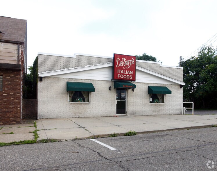 More Photos Of 387 S Broadway Ave, Salem Restaurant For Sale