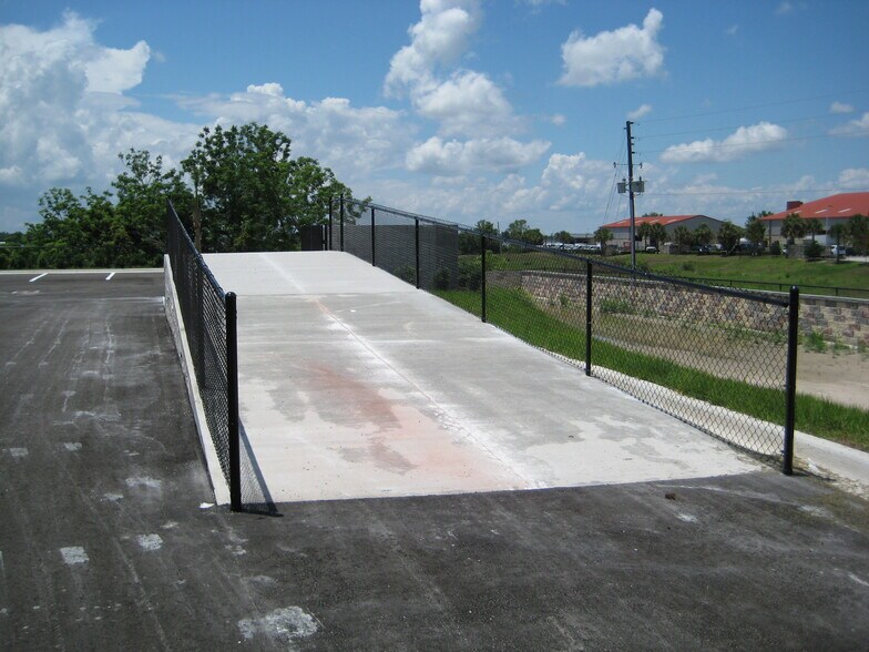 More Photos Of 357 W 4th St, Apopka Warehouse For Lease