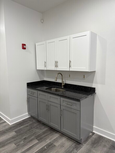 More Photos Of 313-317 S 60th St, Philadelphia Apartments For Lease