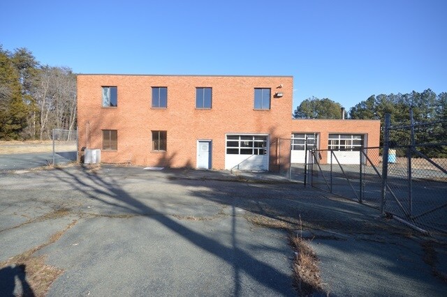 More Photos Of 2428 Richmond Rd, Troy Auto Salvage Facility For Sale