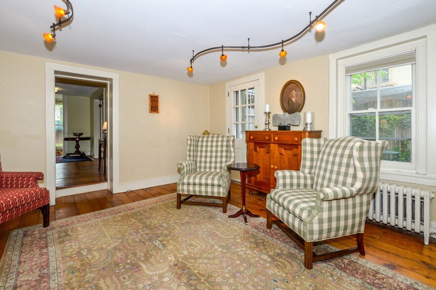More Photos Of 69 E Oakland Ave, Doylestown Office For Sale
