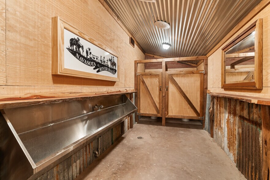 More Photos Of 2692 Highway 105 W, Navasota Specialty For Sale