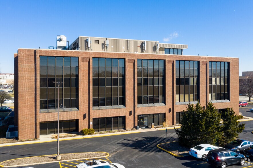 More Photos Of 477 E Butterfield Rd, Lombard Office For Lease