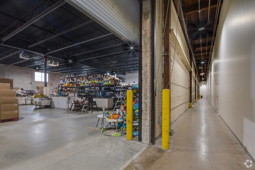 More Photos Of 3800 N Milwaukee Ave, Chicago Warehouse For Lease