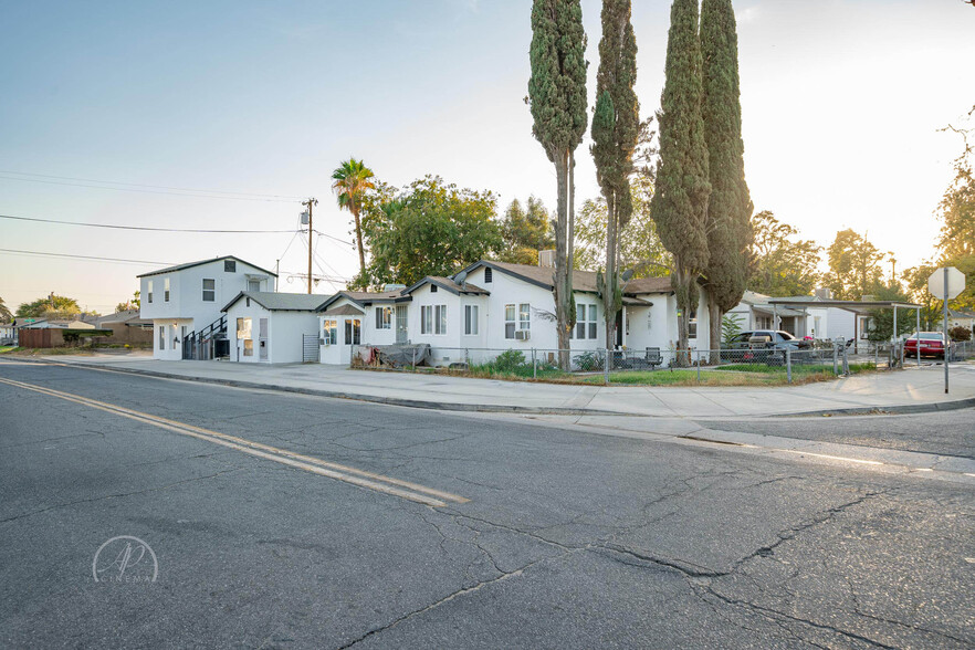 Primary Photo Of 701 Woodrow Ave, Bakersfield Specialty For Sale