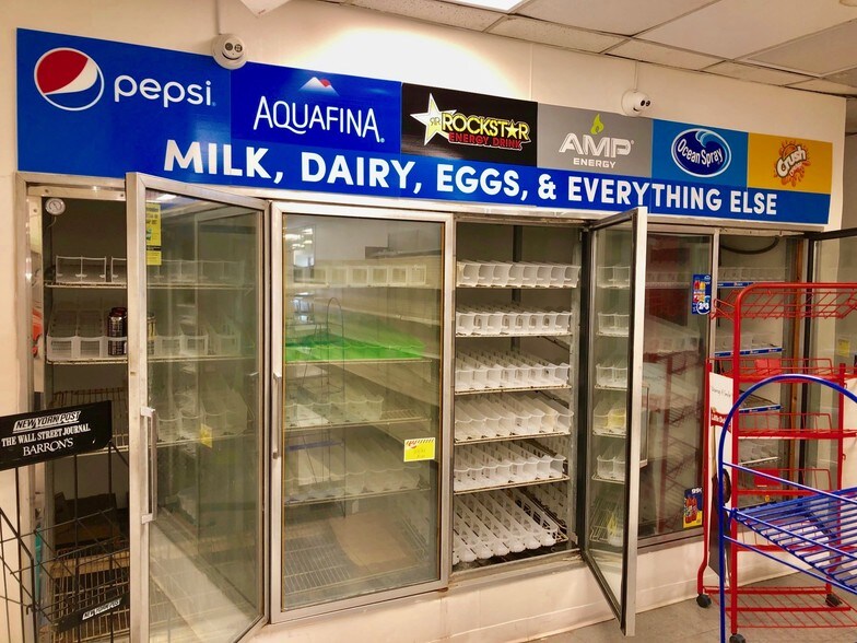 More Photos Of 942 Market St, Marcus Hook Storefront Retail Residential For Sale