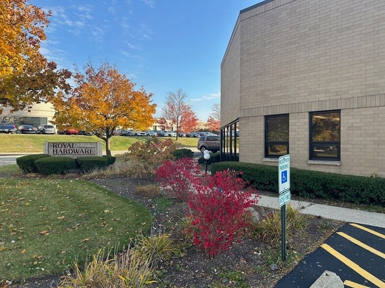 More Photos Of 290 Industrial Dr, Wauconda Warehouse For Sale