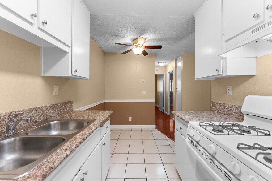 More Photos Of 5460-5468 Imperial Ave, San Diego Apartments For Sale