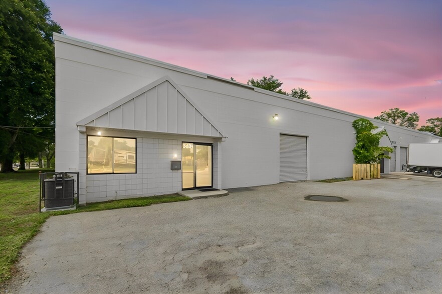 Primary Photo Of 3667-3691 46th Ave N, Saint Petersburg Warehouse For Sale