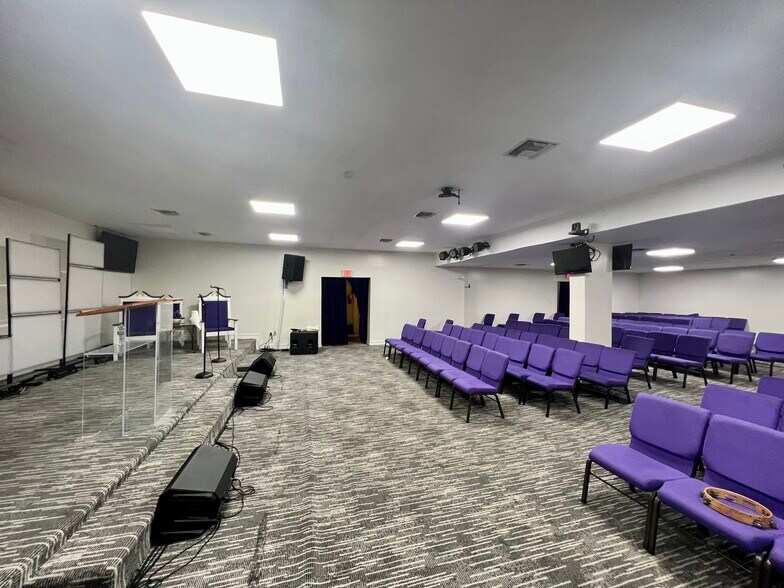 More Photos Of 6300-6306 Pembroke, Miramar General Retail For Sale