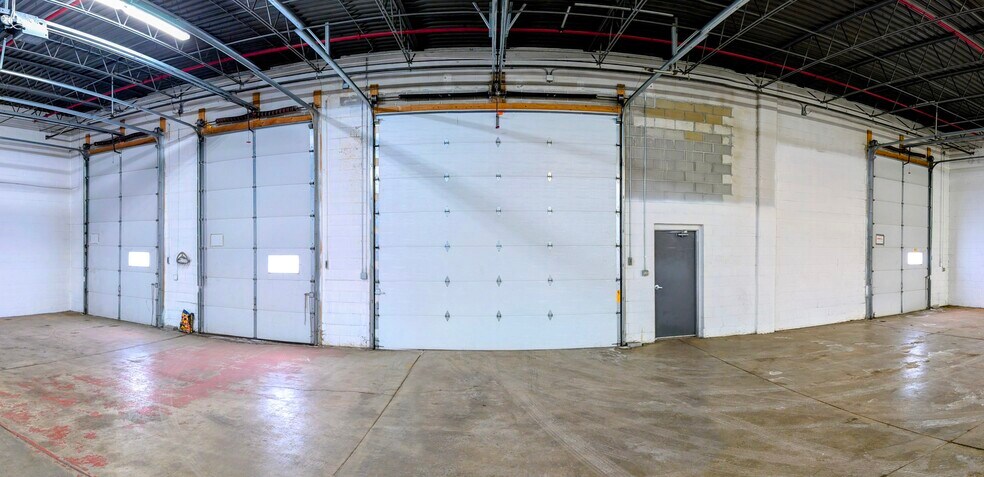 More Photos Of 615 Montgomery St, Saint Paul Self Storage For Lease