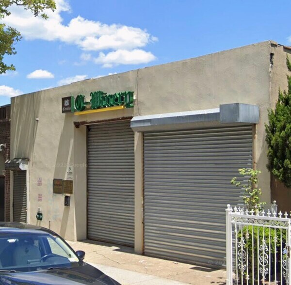 Primary Photo Of 4715 49th St, Woodside Industrial For Lease