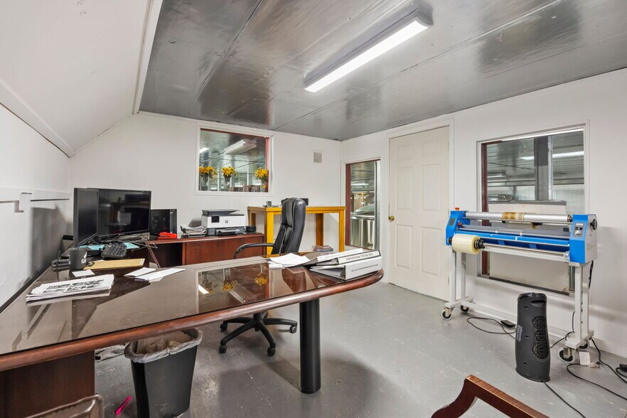 More Photos Of 1 Stevenson Rd, Laramie Specialty For Lease