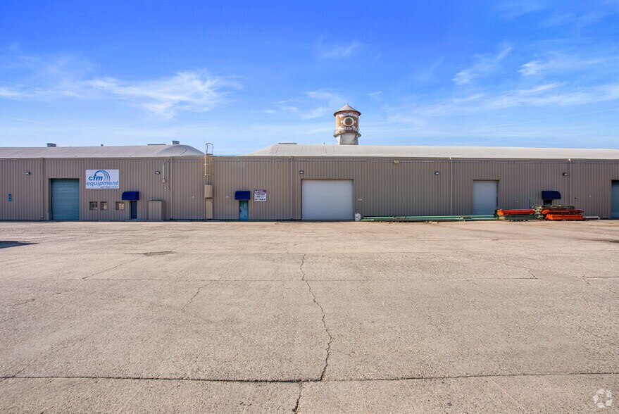 More Photos Of 301 9th St, Modesto Manufacturing For Lease