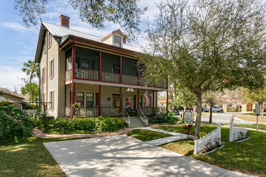 103 S Magnolia Ave, Green Cove Springs, FL 32043 Hotel For Sale