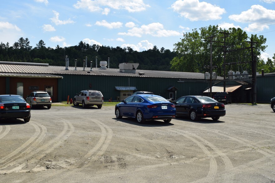 More Photos Of 62 Vermont Castings Way, Bethel Warehouse For Lease