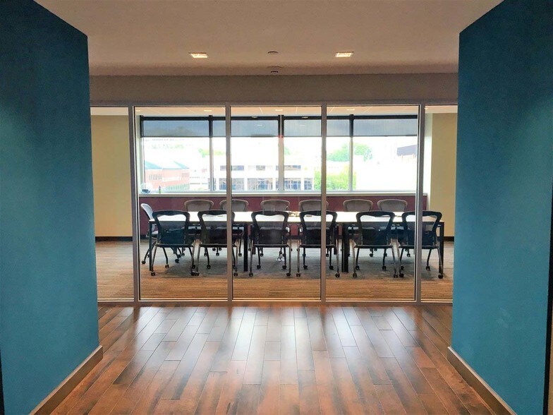 More Photos Of 605 Chestnut St, Chattanooga Office For Lease