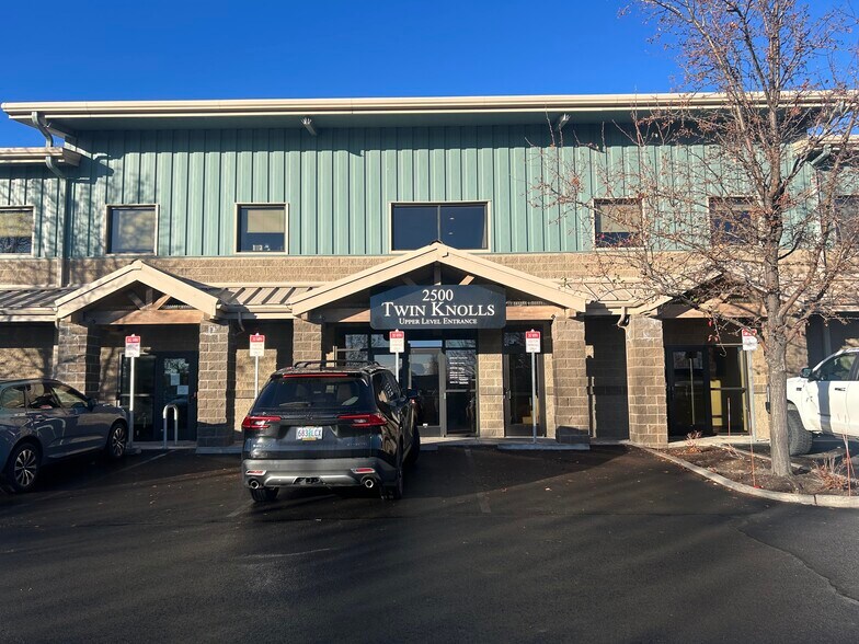 Primary Photo Of 2500 NE Twin Knolls Dr, Bend Medical For Sale