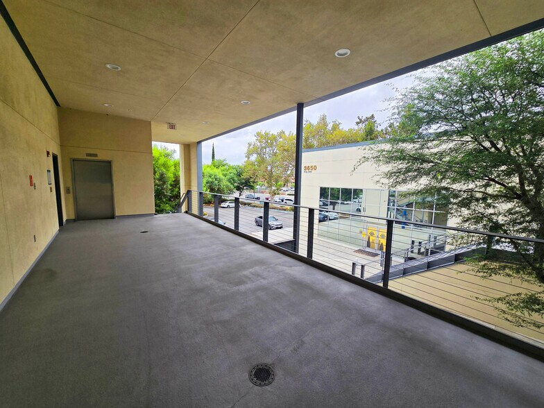 More Photos Of 3670 W Temple Ave, Pomona Office For Lease