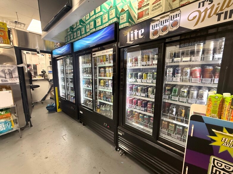 More Photos Of 1107-1109 Race St, Philadelphia Distribution For Lease