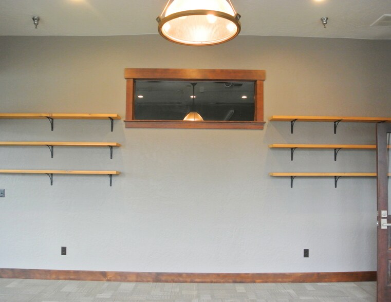 More Photos Of 1124 E Sherman Ave, Coeur d'Alene Storefront Retail Office For Lease