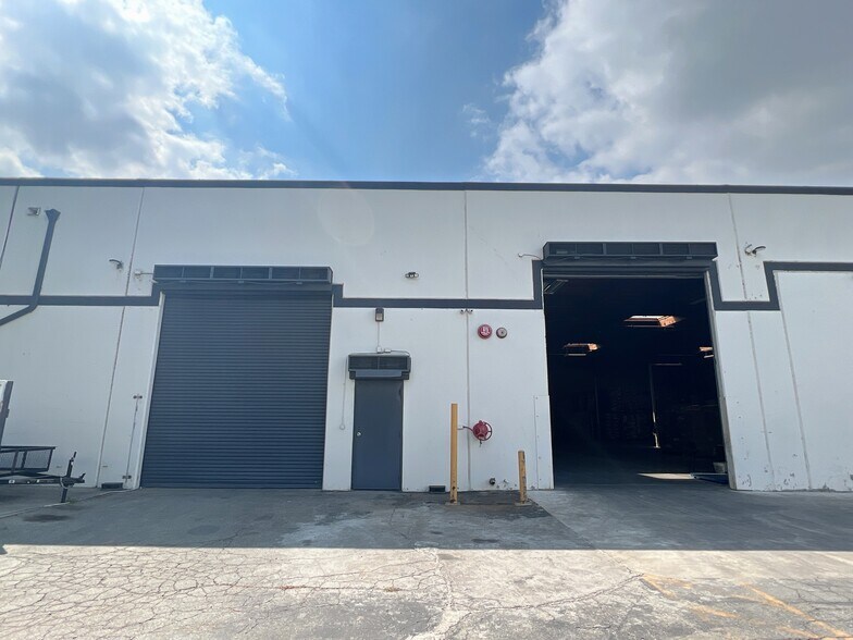 More Photos Of 1920 S Augusta Ct, Ontario Warehouse For Lease