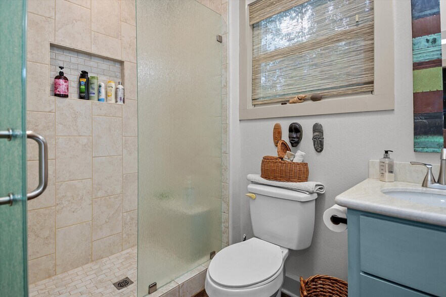 More Photos Of 310 N Mound St, Nacogdoches Flex For Sale