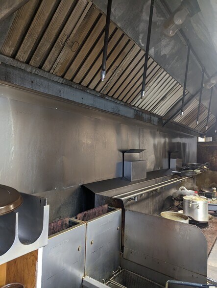 More Photos Of 4800-4816 Navy Rd, Millington Unknown For Lease