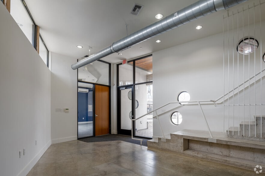 More Photos Of 2921 E 17th St, Austin Loft Creative Space For Sale