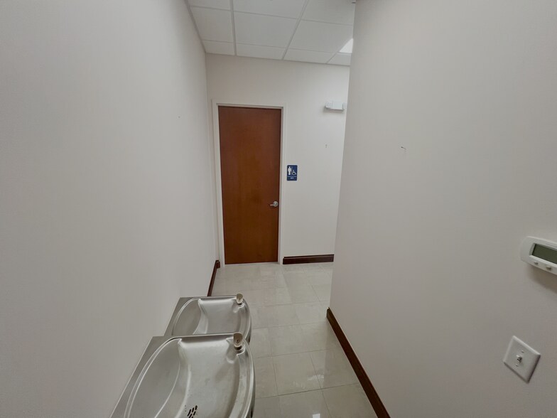 More Photos Of 16055 State Road 52, Land O' Lakes Service Station For Lease