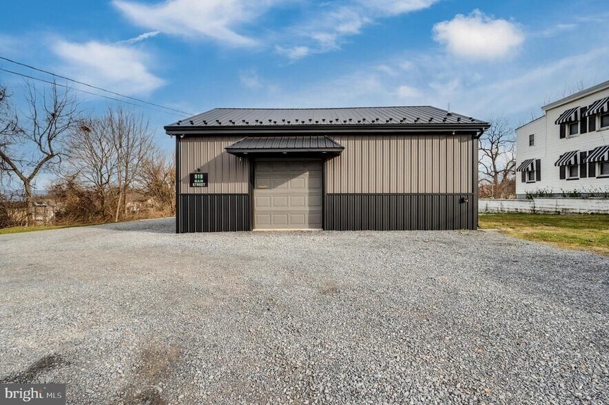 Primary Photo Of 519 Main St, Blandon Flex For Sale