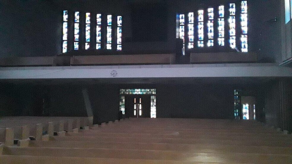 More Photos Of 4700-4744 N 39th St, Milwaukee Religious Facility For Sale