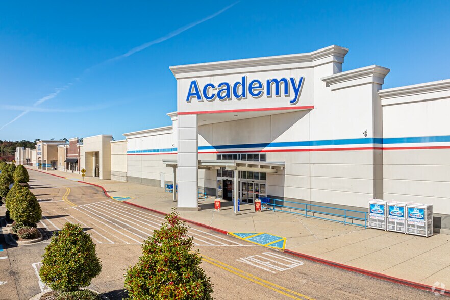 More Photos Of 61101-61125 Airport Rd, Slidell Unknown For Lease