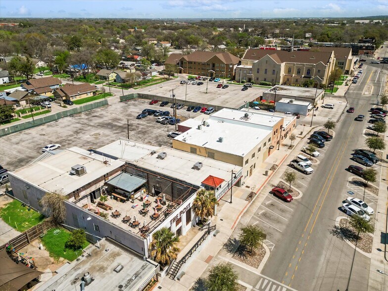 More Photos Of 2925 Race St, Fort Worth Restaurant For Lease